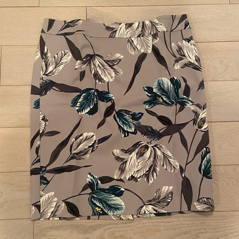 Ann Taylor Floral Pencil Skirt Size 14
